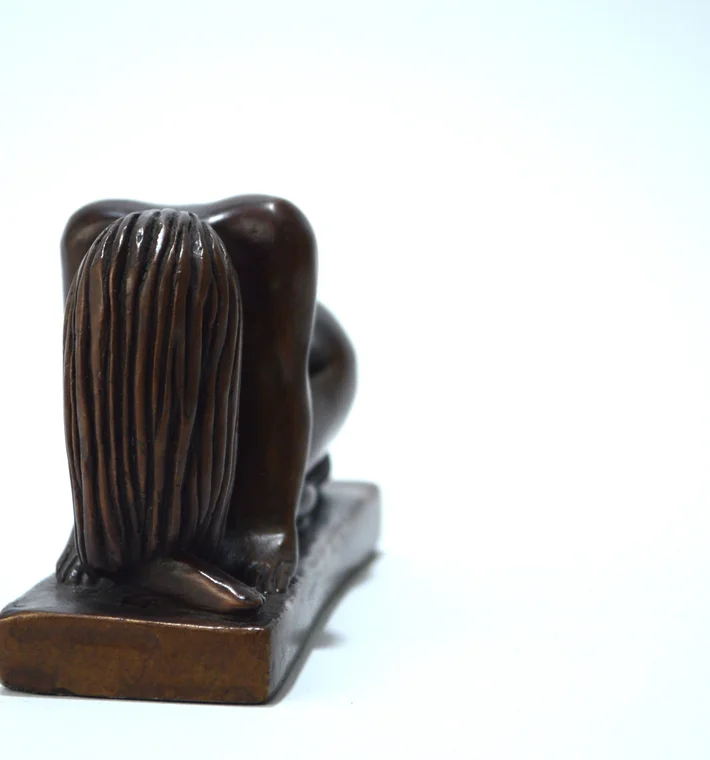Bronze Weeping Lady 3