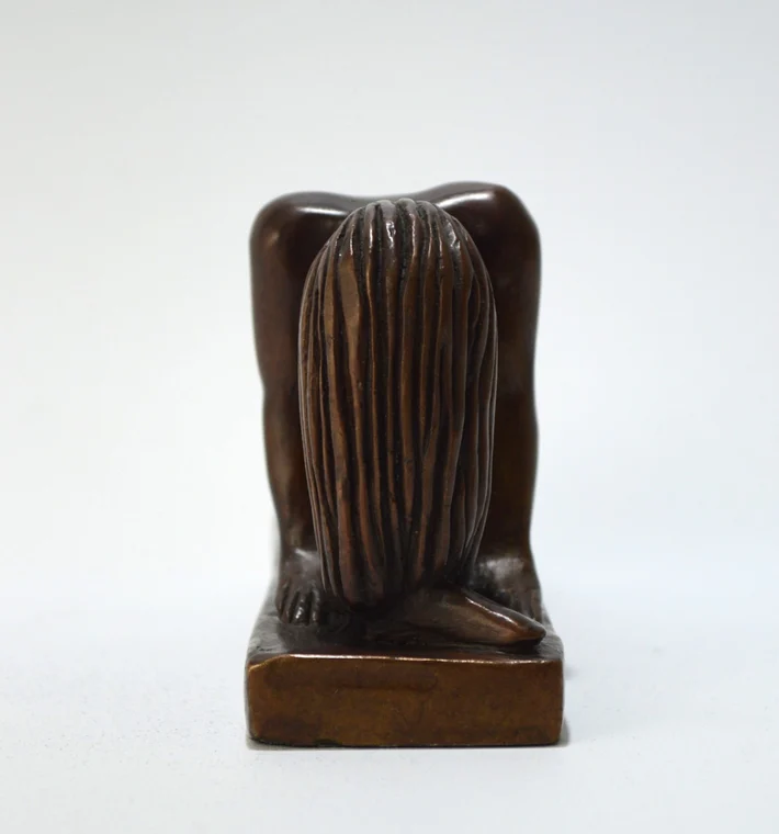 Bronze Weeping Lady 5